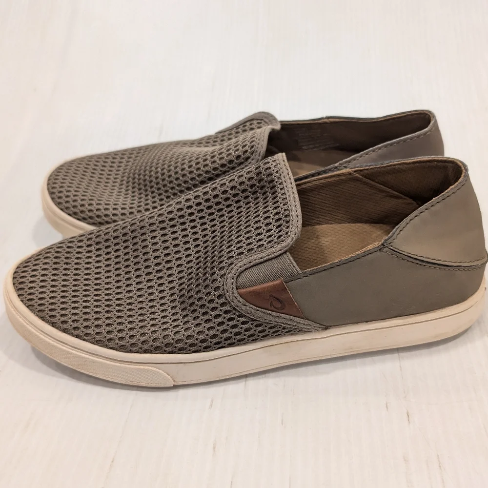 OLUKAI Pehuea tan green slip-on sneakers loafers size 8.5